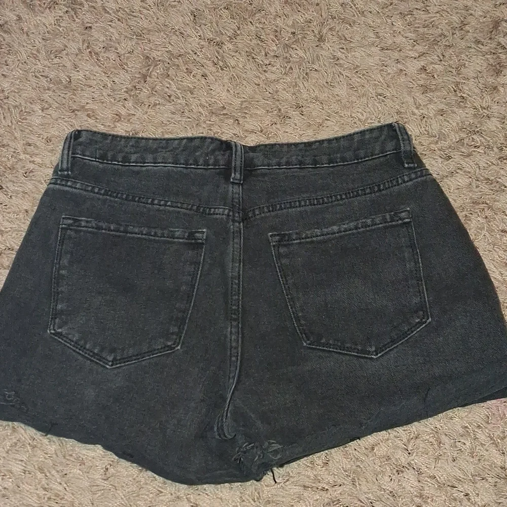 Washed Black Distressed Women's Denim Shorts Kancan Size 7  27